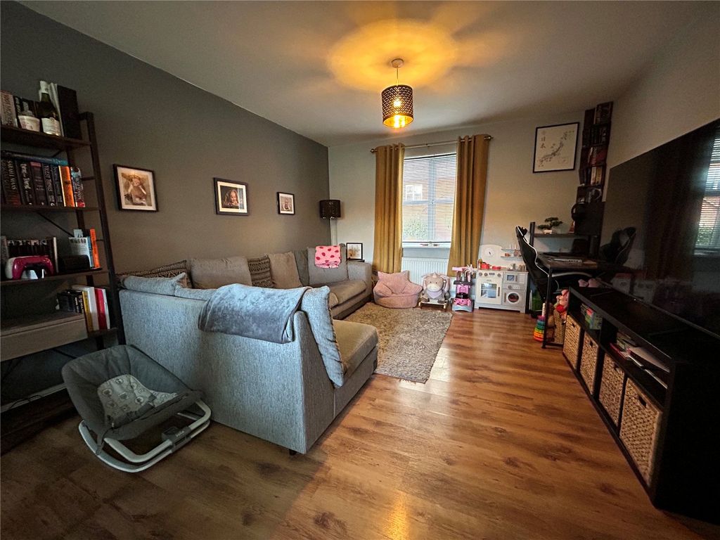 Property photo 3 of 10 Picture No. 05