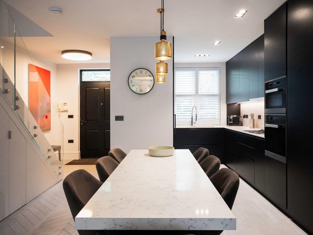 Property photo 2 of 12 Kitchen/Dining