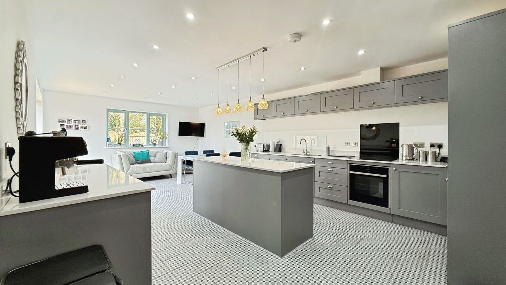 Property photo 2 of 23