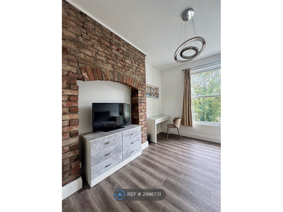 Property photo 3 of 5 Studio 5