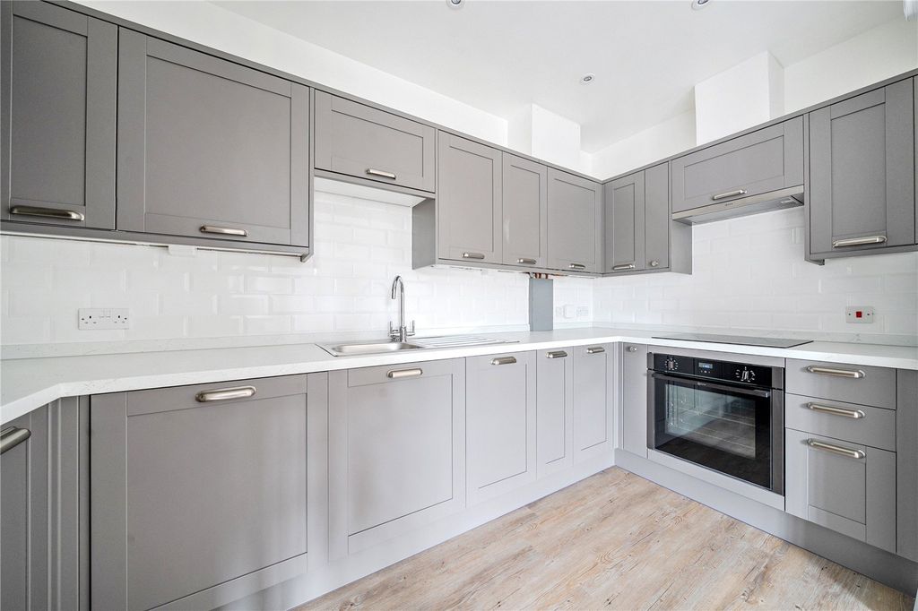 Property photo 2 of 12 Kitchen