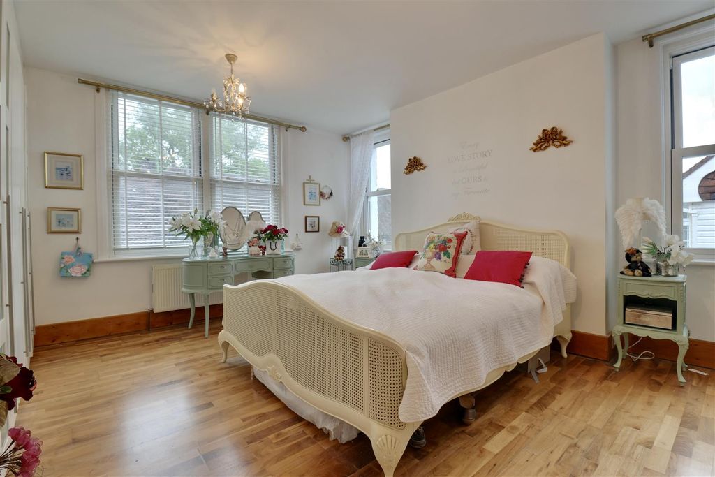 Additional image 12 of 3 bed maisonette for saleLangstone High Street, Havant PO9