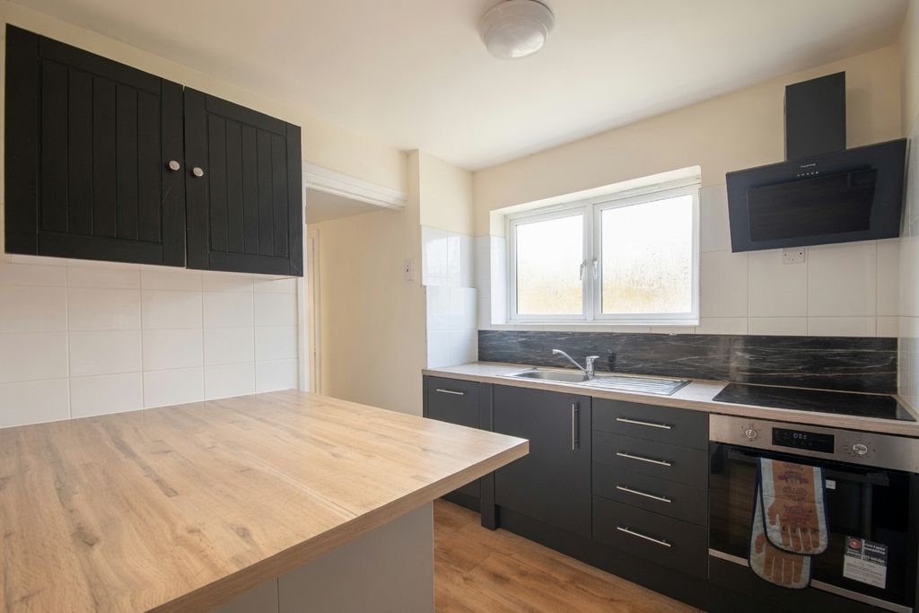 Property photo 1 of 5 Kingsway Kitchen
