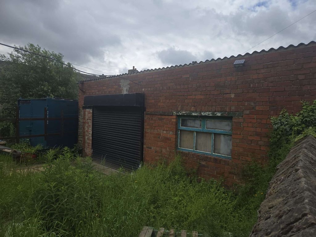 Property photo 2 of 3