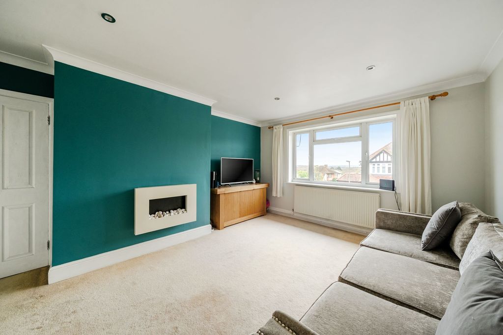 Property photo 3 of 20