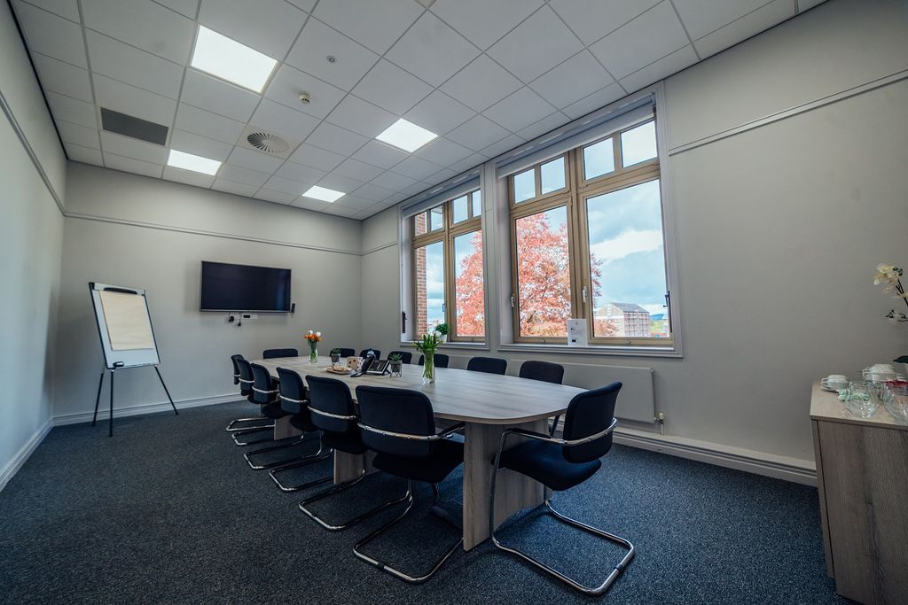 Property photo 2 of 6 Meeting Room 