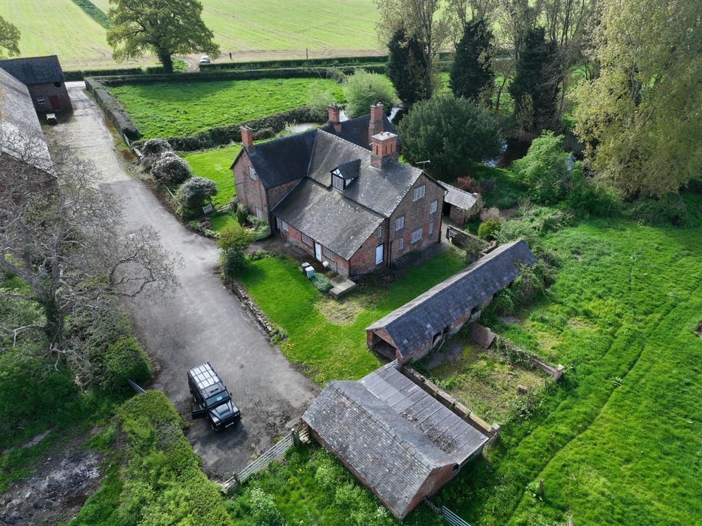 Property photo 3 of 18