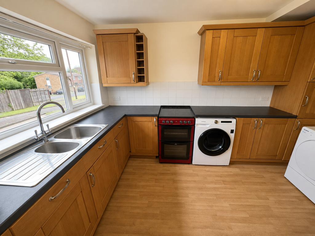 Property photo 2 of 7 Kitchen