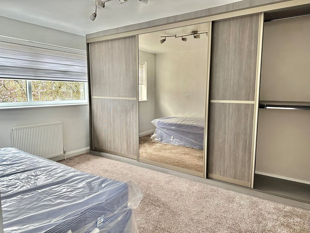 Property photo 3 of 11 Bedroom One