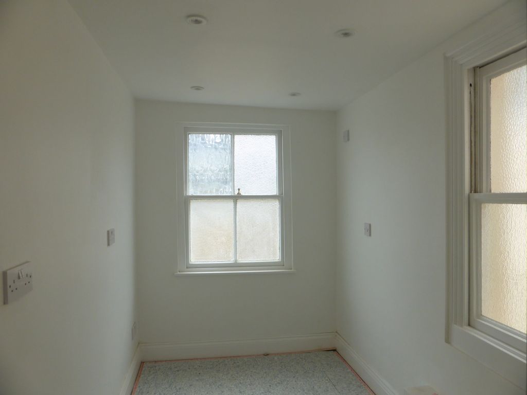 Property photo 1 of 3