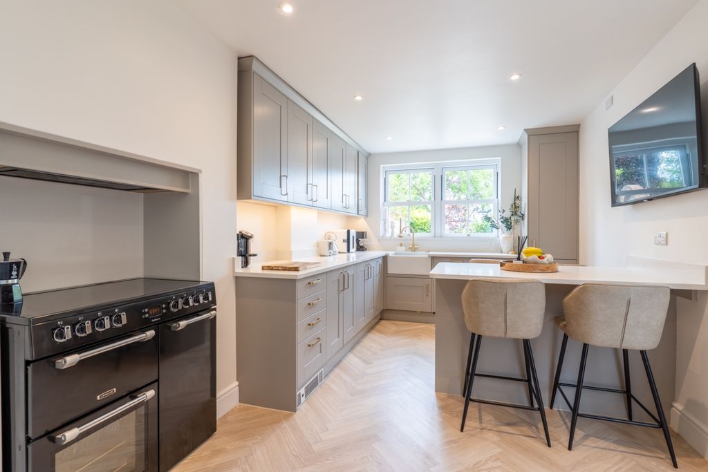 Property photo 2 of 29 5090753
