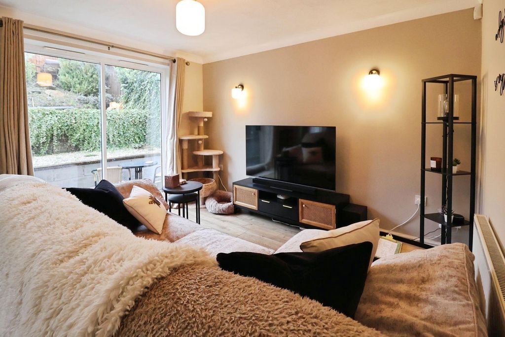 Property photo 3 of 21 ci2Htbfa.Jpg