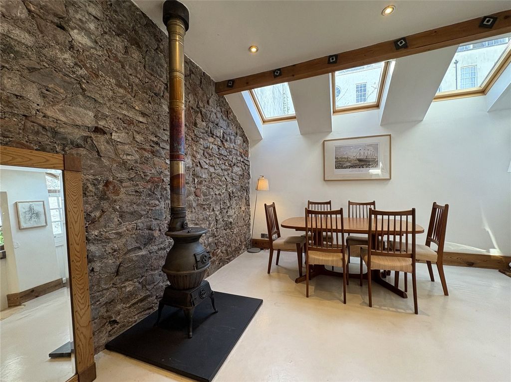 Property photo 2 of 12 Picture No. 25