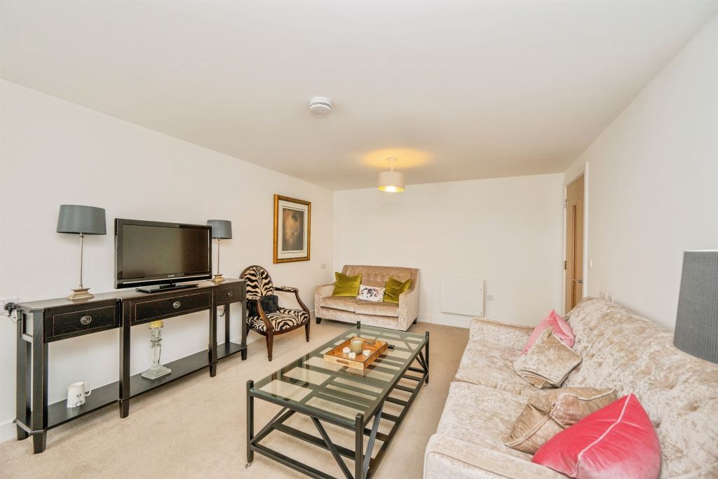 Property photo 2 of 20