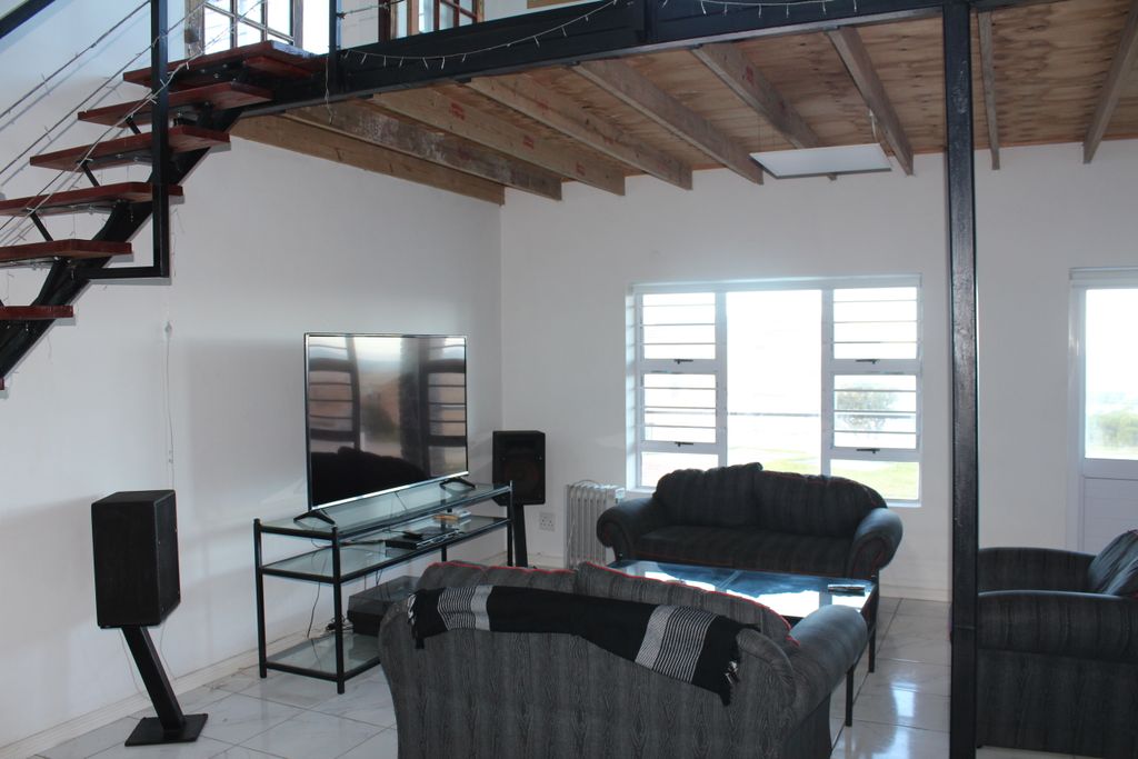 Property photo 3 of 33
