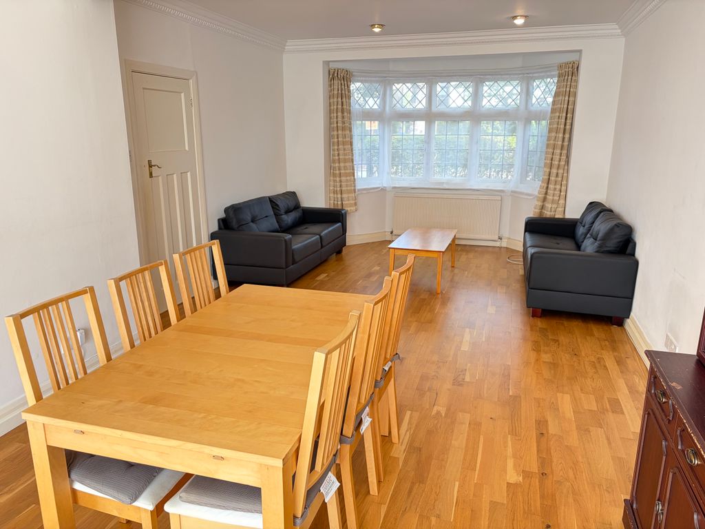 Property photo 1 of 3