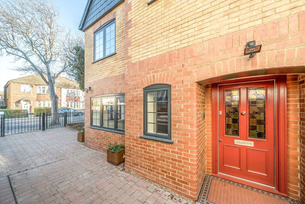 Property photo 1 of 15