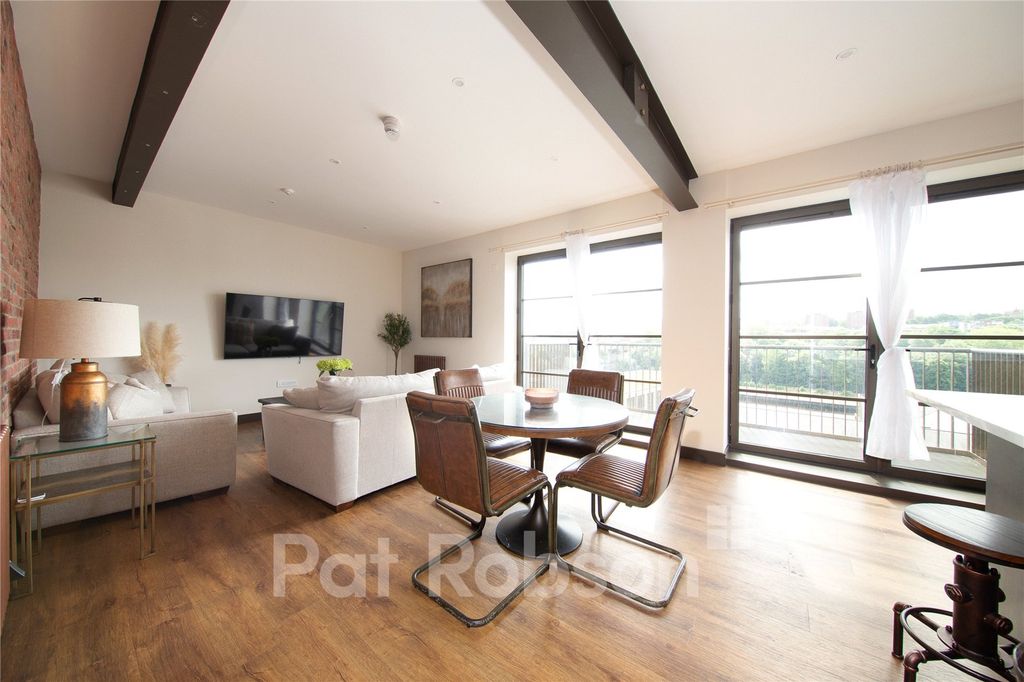 Property photo 1 of 17 Picture No. 12
