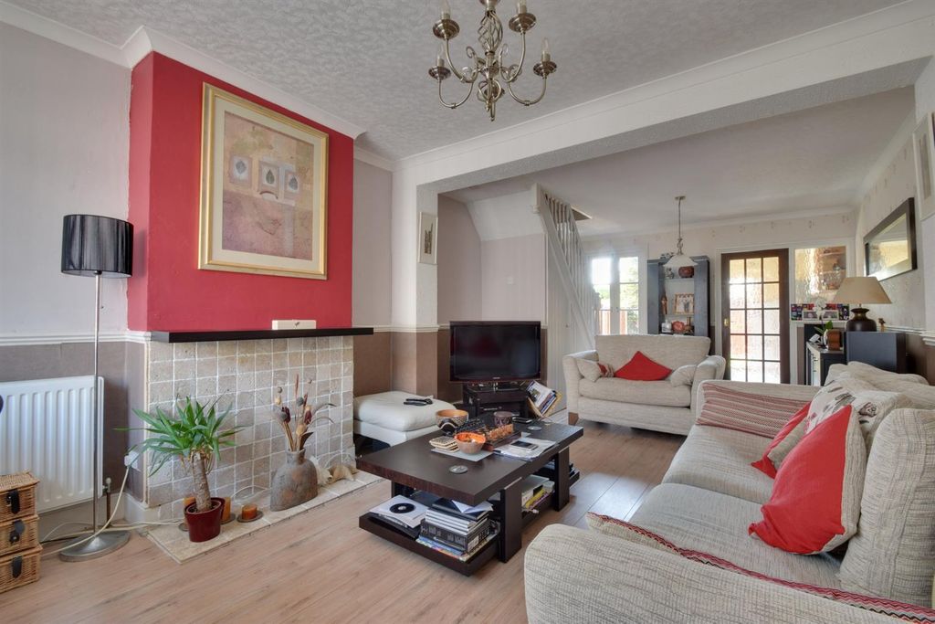 Property photo 2 of 10