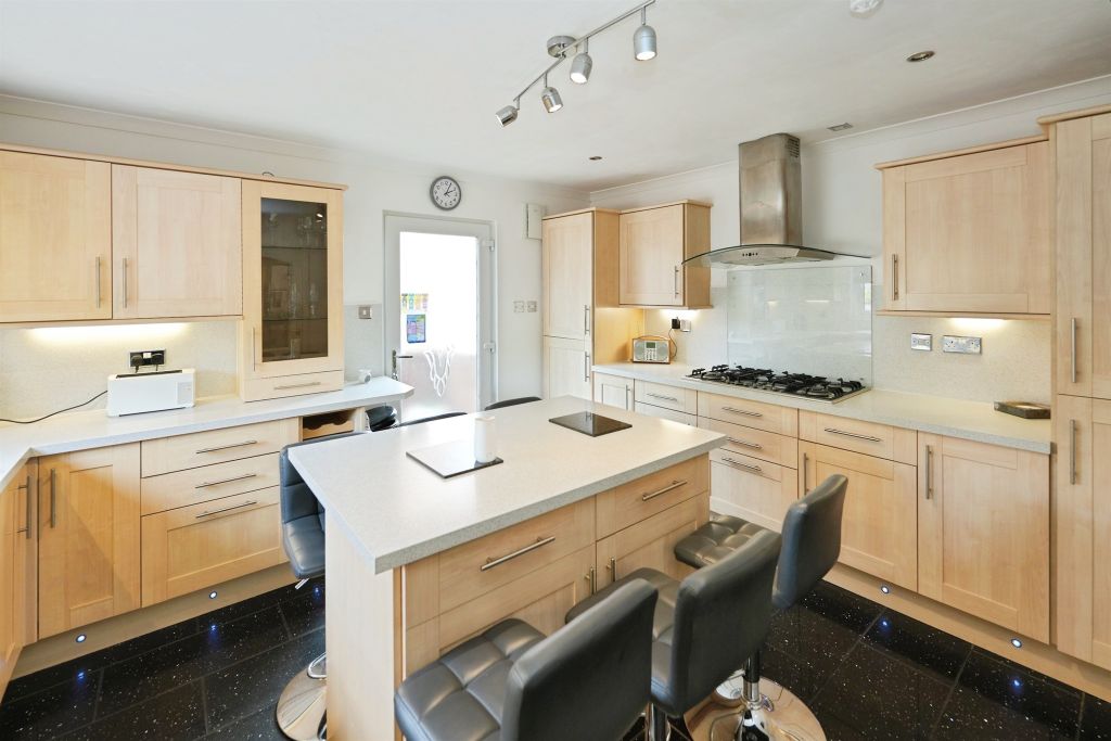 Property photo 3 of 18