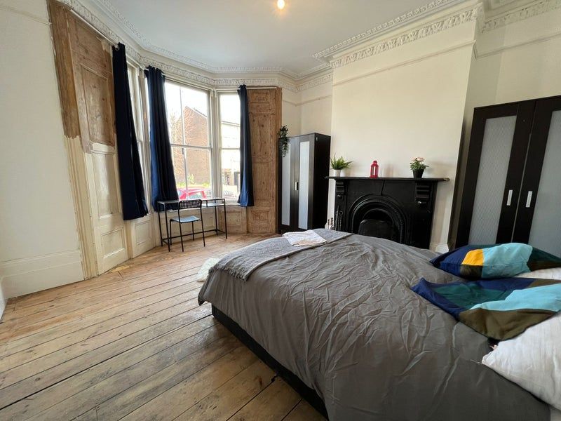 Property photo 1 of 12 Room 1- £800 Available 25/09/2026