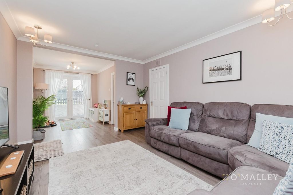 Property photo 2 of 18 Lounge/Diner