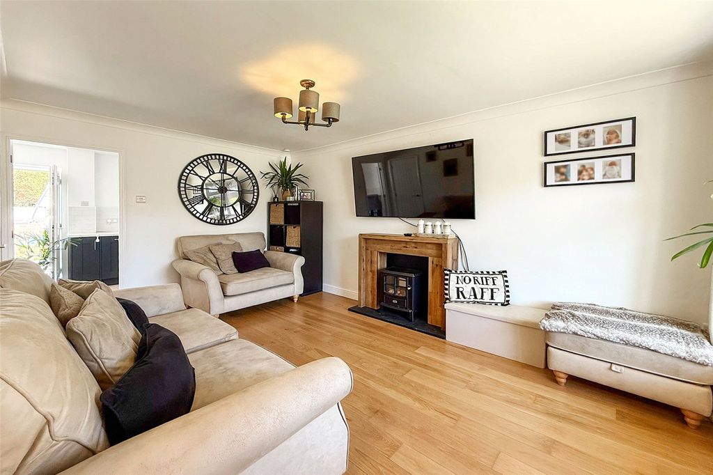 Property photo 2 of 17 Picture No. 33