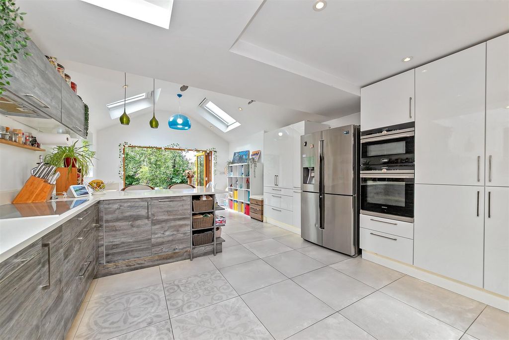 Property photo 3 of 61 1Ramsburyroad-22.Jpg