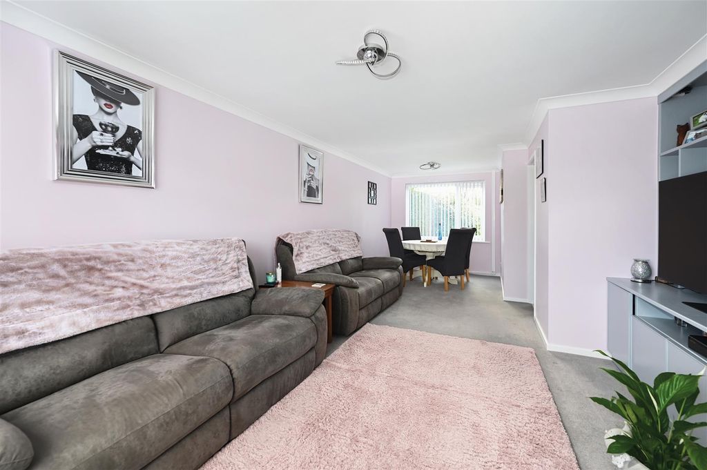 Property photo 3 of 17 Porter Road