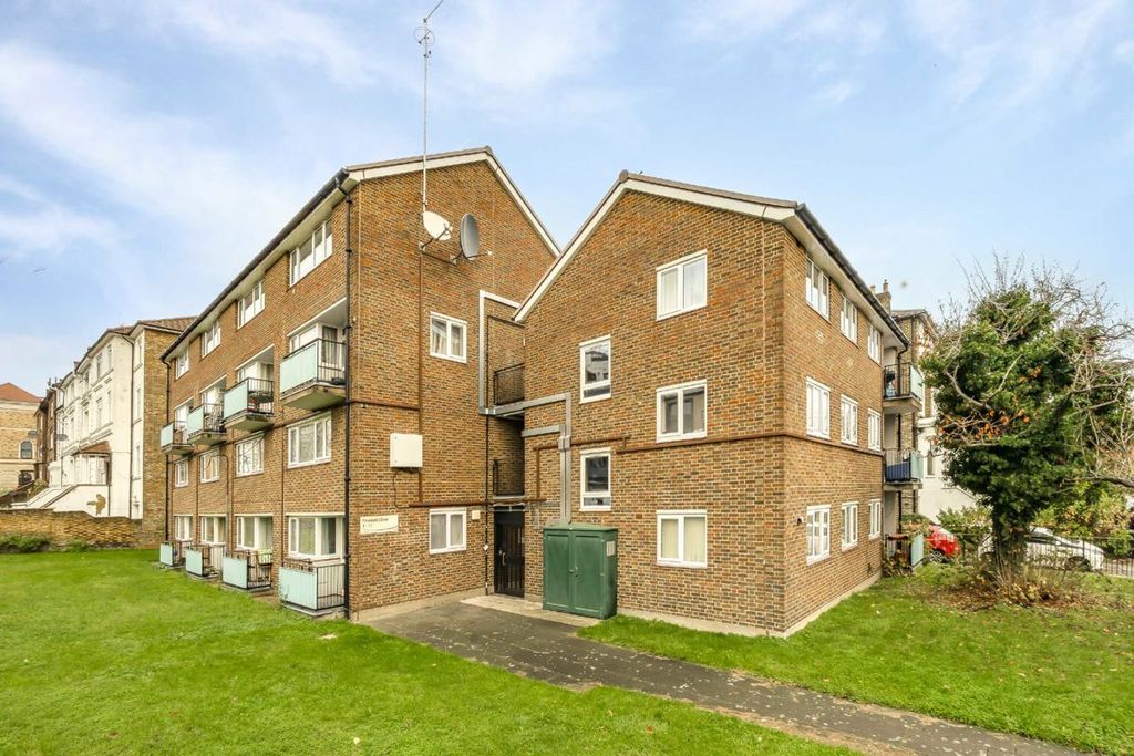 Property photo 1 of 6