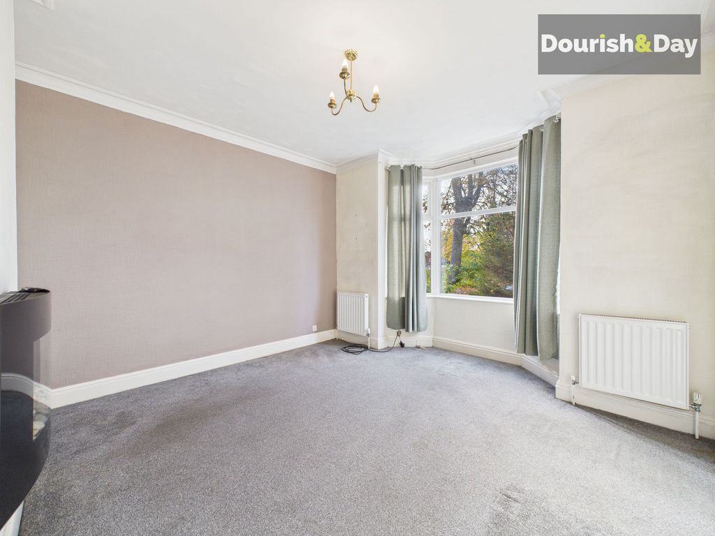 Property photo 3 of 14 Living Room