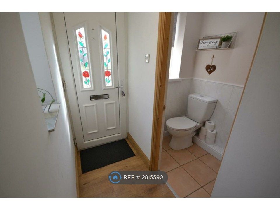 Property photo 2 of 20 Entrance Hall