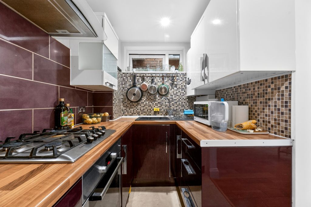 Property photo 2 of 20