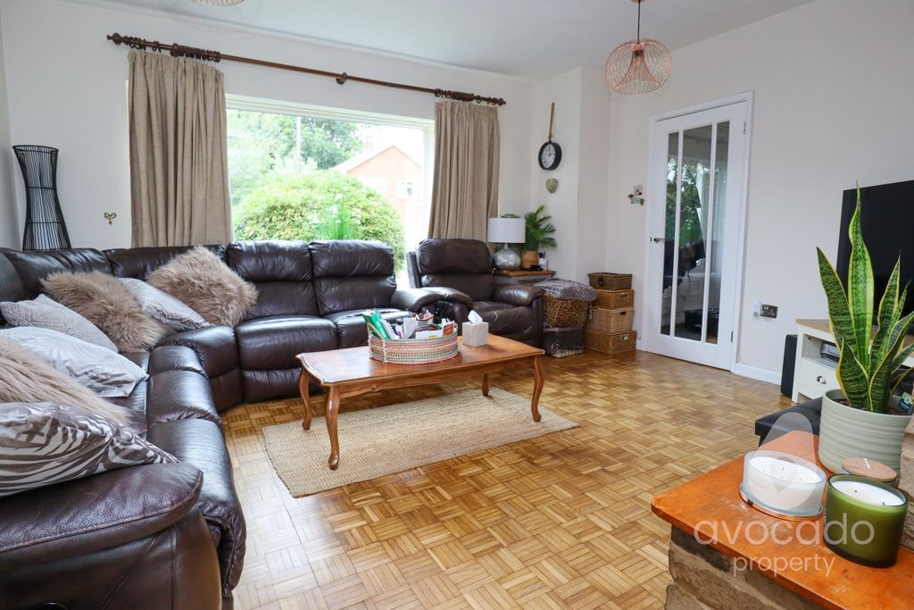 Property photo 3 of 12 4474968