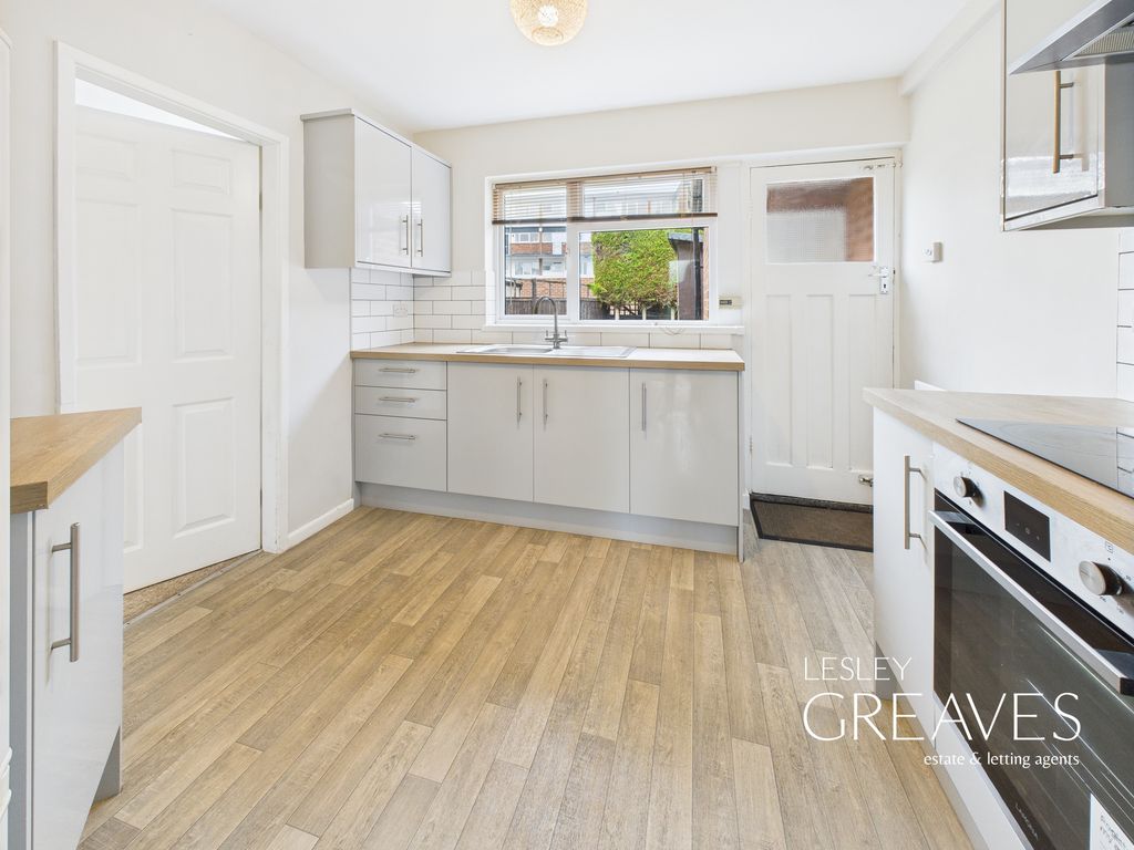 Property photo 2 of 14 Kitchen