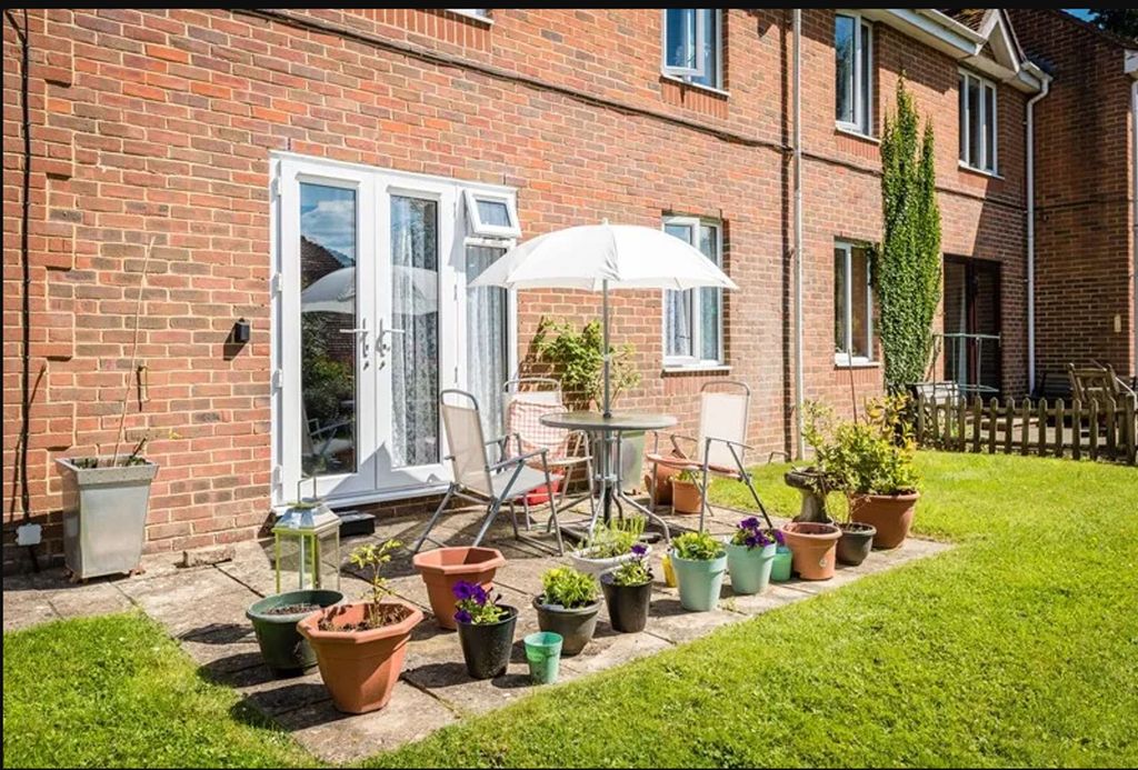 Property photo 2 of 9