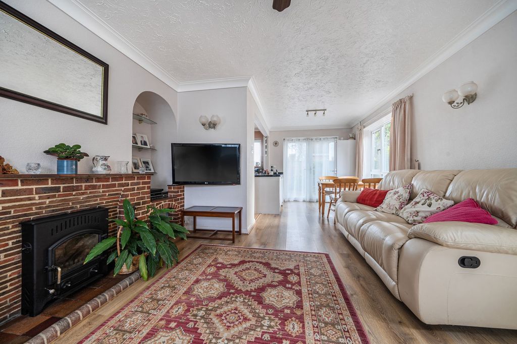 Property photo 2 of 17