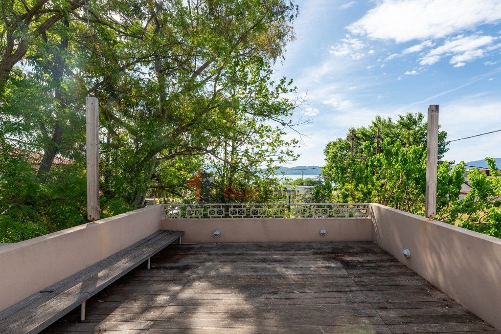 Property photo 2 of 30