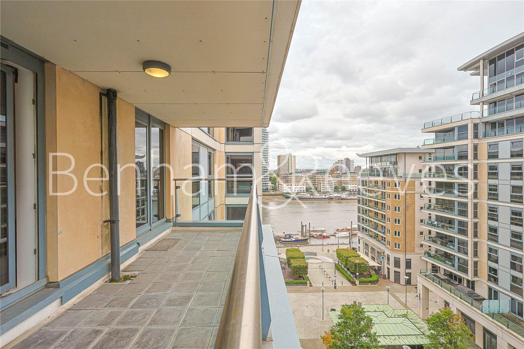 Property photo 2 of 21 Picture No. 17