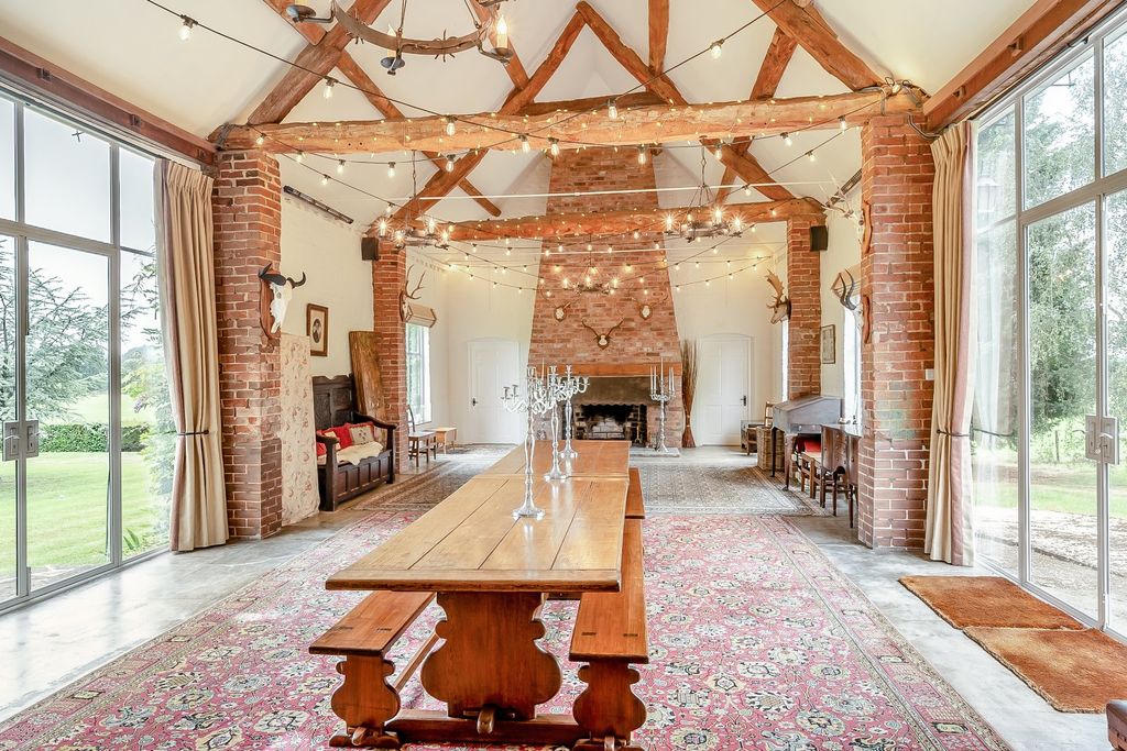 Property photo 2 of 19 Party Barn