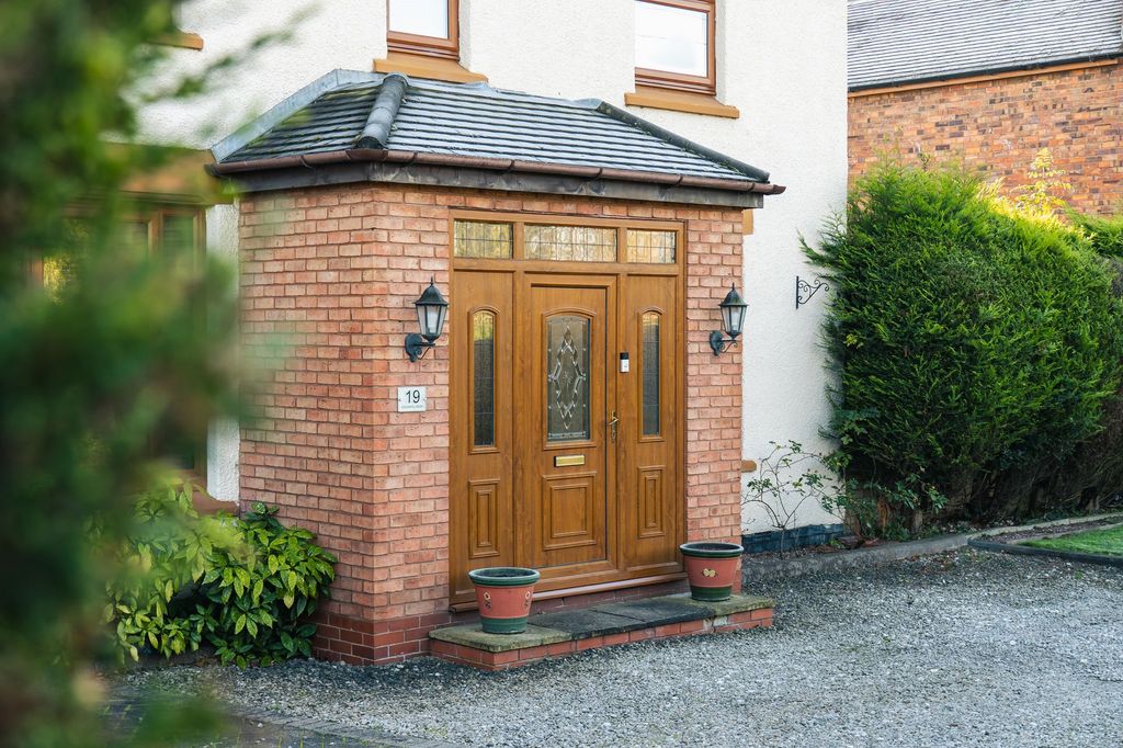 Property photo 2 of 49