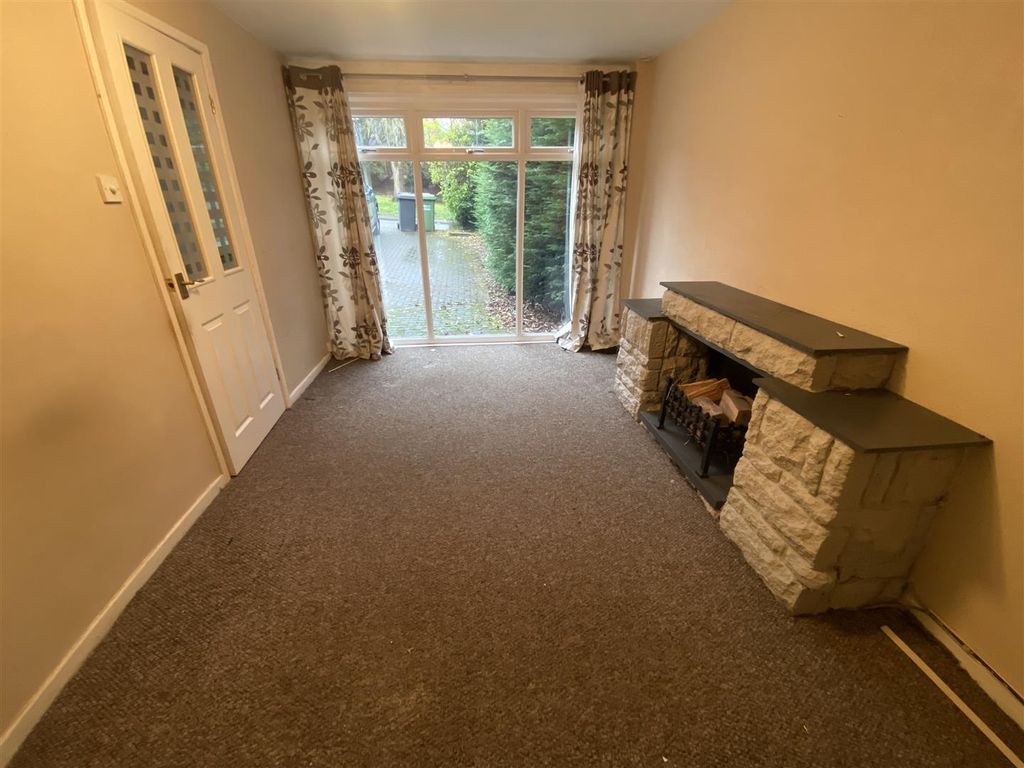 Property photo 2 of 13 Lounge