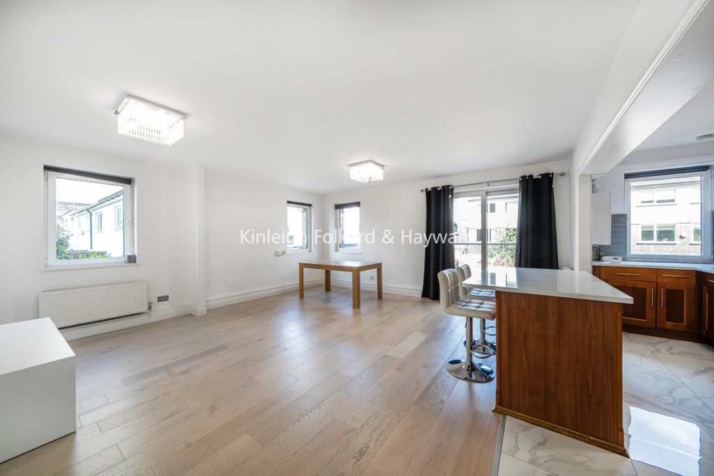 Property photo 1 of 8 4B34A9d4-Caa9-48c1-A
