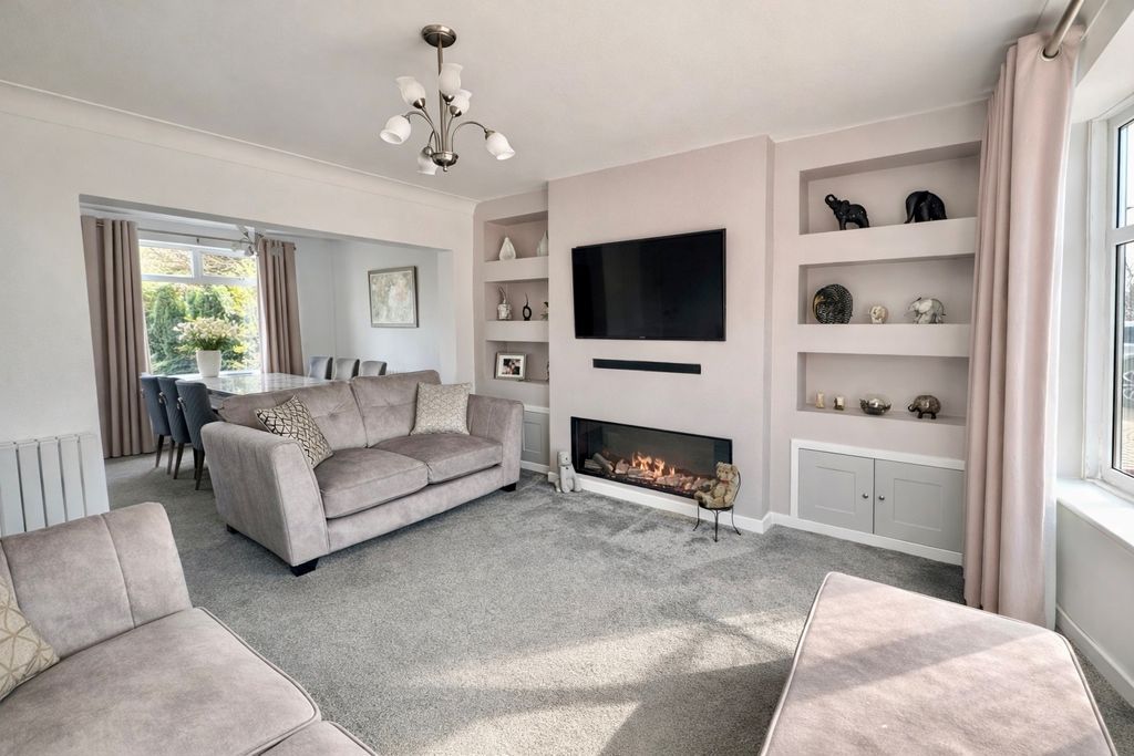 Property photo 3 of 16 Photo 5