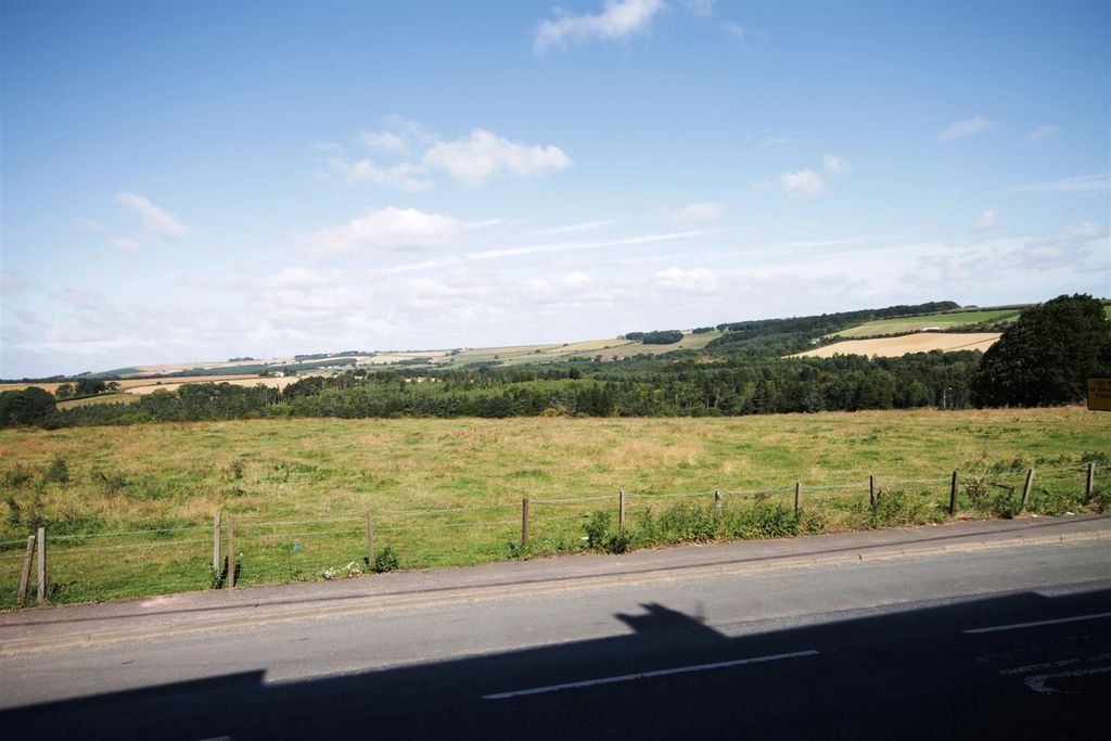 Property photo 2 of 7 External