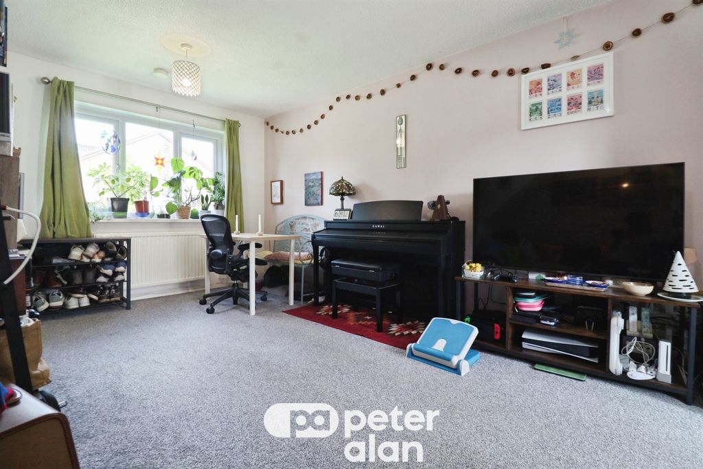 Property photo 2 of 15