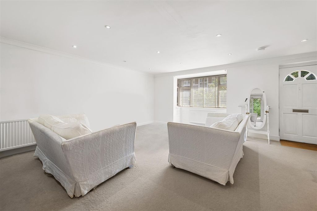 Property photo 2 of 11 Dsc_5032 (1).Jpg