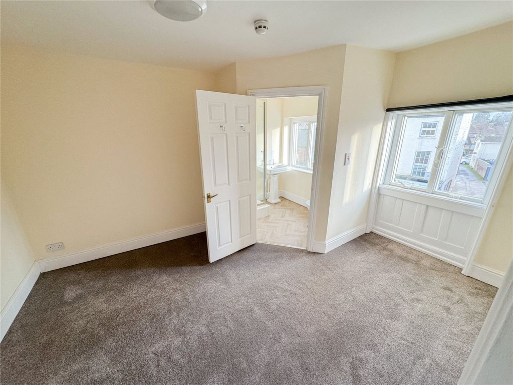 Property photo 3 of 6 Picture No. 17