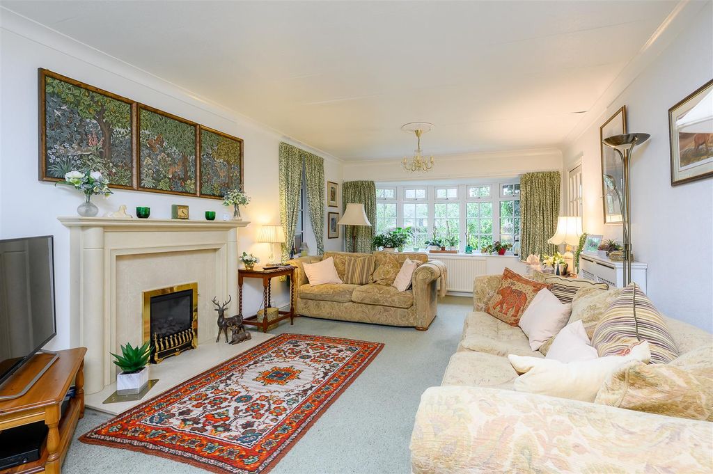 Property photo 2 of 23 Living Room