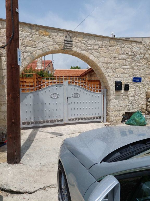 Property photo 3 of 17